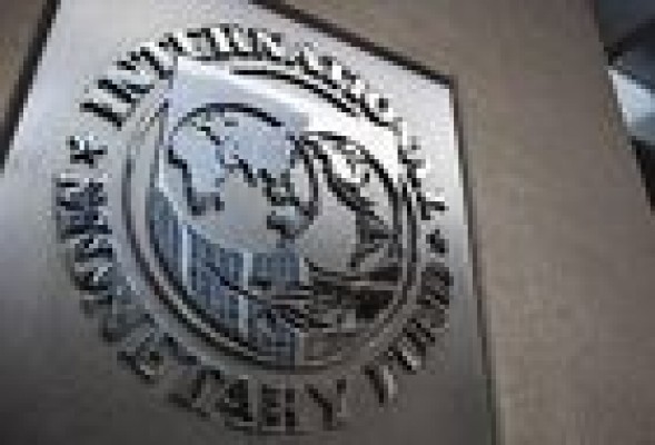 El FMI pide a España que recorte sueldos públicos y aumente el IVA cuanto antes