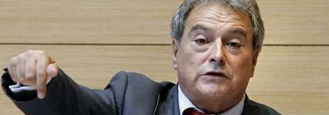 Alfonso Rus rompe una lanza por los funcionarios, 