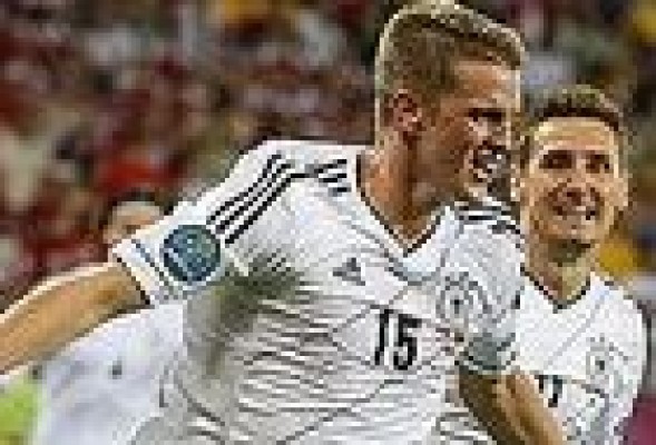 Alemania gana a Dinamarca y pasa como primera de grupo (2-1)