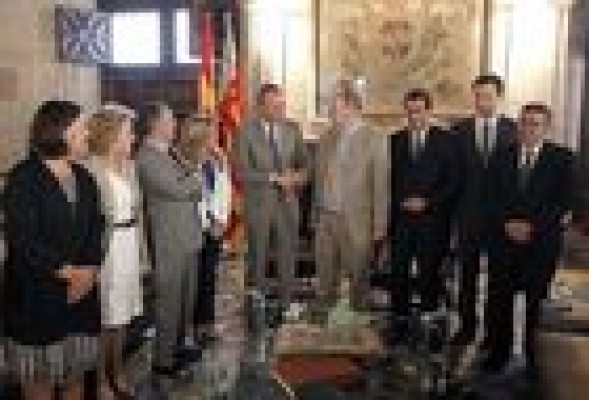 El Parlamento Europeo salda su visita con una alabanza, un 'tirón de orejas' y una confusión 
