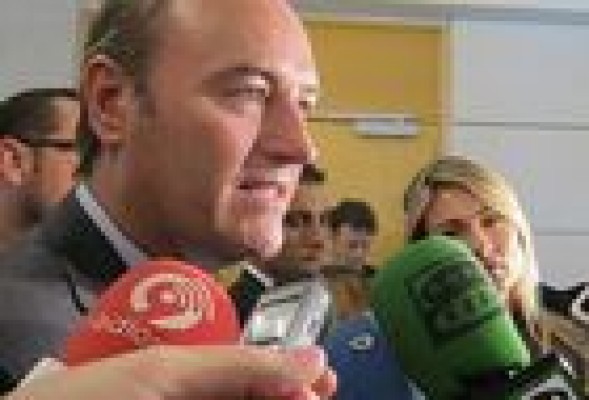 Fabra dice que las negociaciones con Cataluña para unificar la prueba están 