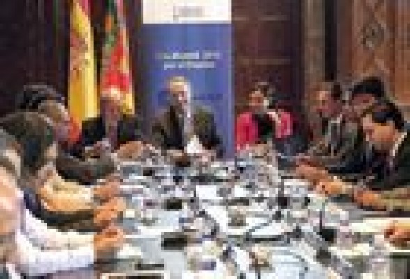Fabra se reúne con 23 pymes valencianas que han generado empleo en los últimos dos años