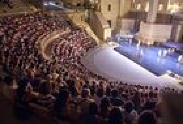 Sagunt a Escena: clásicos del teatro, la danza de Ángel Corella y circo 