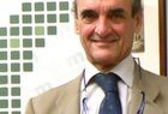 Conde propone en Valencia un rescate de 500.000 millones de euros para España