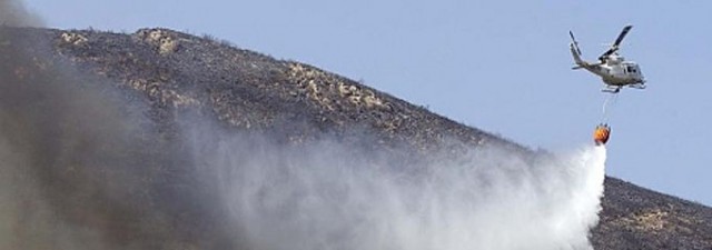 Un helicóptero sufre un accidente en las tareas de extinción del incendio de Cortes de Pallás