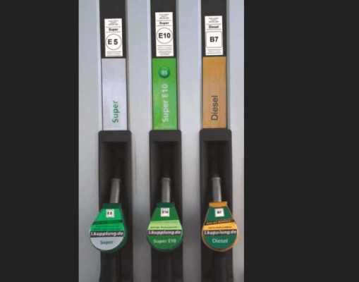 Las nuevas etiquetas de combustible ya están en los surtidores de las gasolineras
