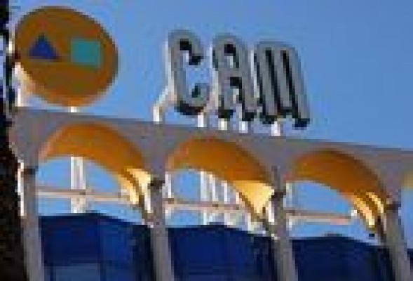 La CAM pasa de cuarta caja a echar el cierre víctima del 