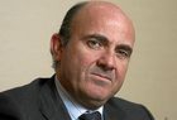De Guindos espera que la recapitalización de la banca concluya en 18 meses