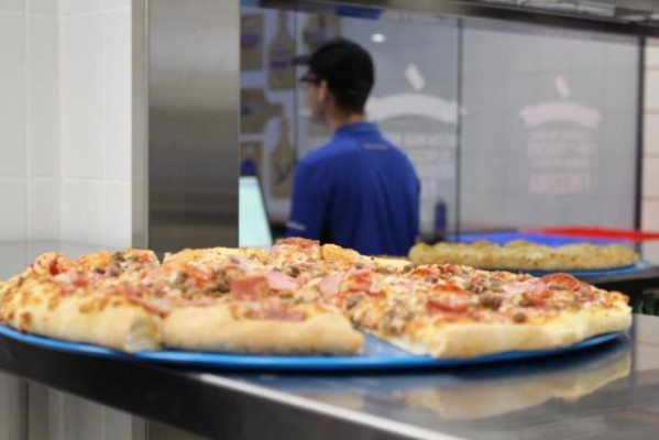 Domino's Pizza abre por primera vez en Orihuela, en el centro comercial Ociopía