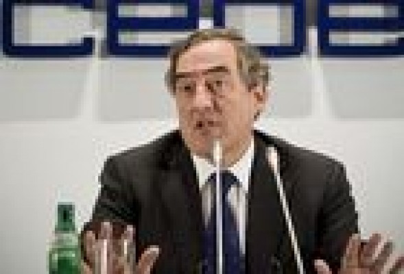 La CEOE cree que los ajustes deberían centrarse más en el gasto público
