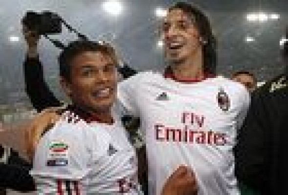 El PSG paga 65 kilos por Ibrahimovic y Thiago Silva. Eso acerca a Gameiro al Valencia 