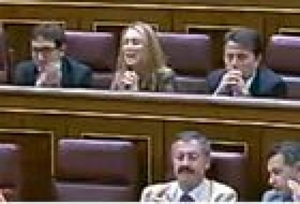 Rajoy anuncia nuevos recortes... ¡Un fuerte aplauso, por favor!
