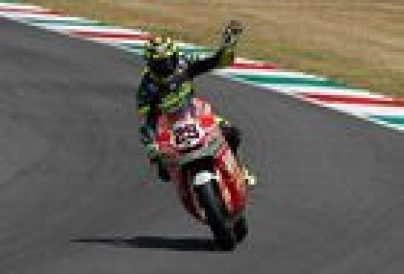 Iannone vence en casa por delante de Pol Espargaró 