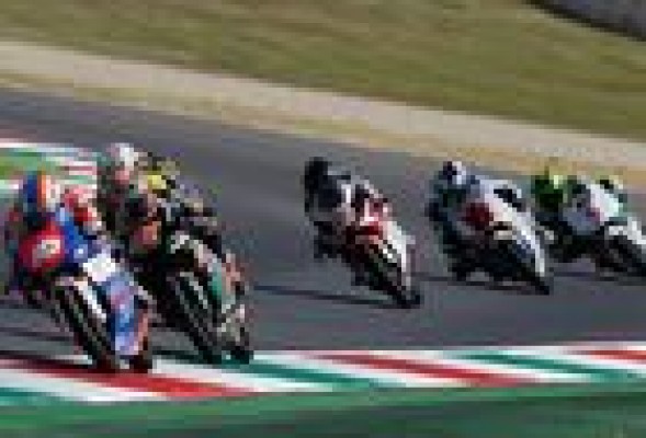 Viñales vence a Fenati por veinte milésimas 
