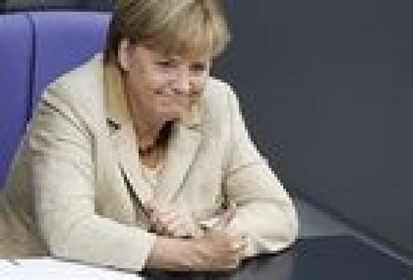 Merkel confía en que el Bundestag apruebe las ayudas a la banca española