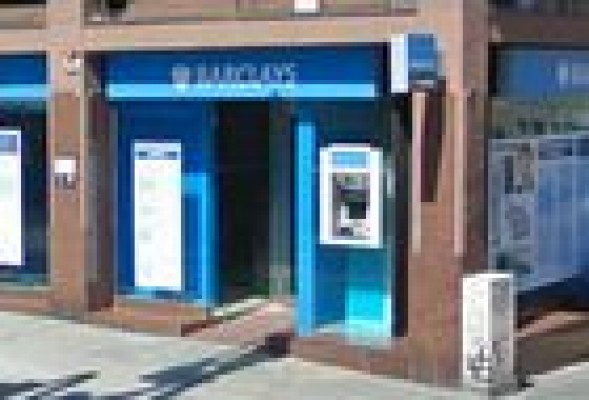 Barclays España no gana para disgustos: su cúpula irá a juicio y Hacienda la inspecciona