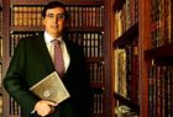El auditor Luis Caruana se queda con las cotizadas... y una más