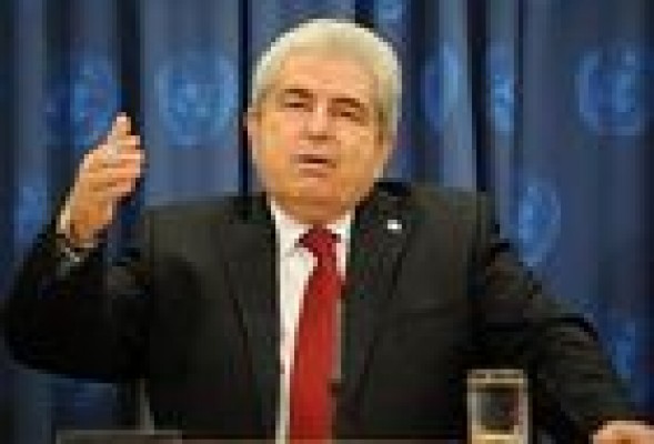 La troika visita este lunes Chipre para determinar el monto de su rescate
