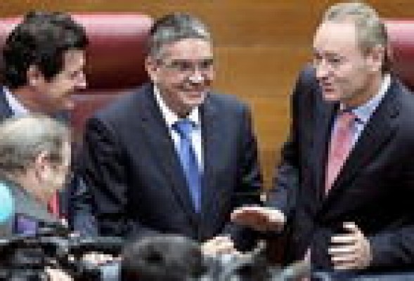 Rajoy exigirá a Alberto Fabra la reducción de consellerias para acceder a la ayuda estatal
