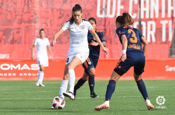 El Valencia manda en Madrid, pero solo saca un empate