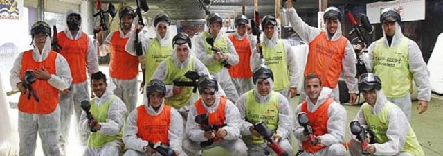 Pellegrino se lleva a la plantilla a jugar al 'paintball' 