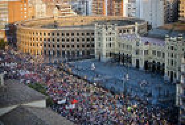 Alberto Fabra. UN AÑO DE PROTESTAS EN LA CALLE.