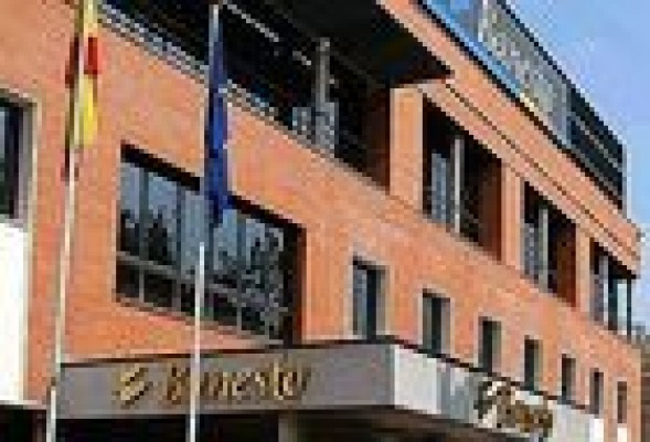 Banesto sigue los pasos de su 'matriz' (Santander) y reduce su beneficio un 50,8%
