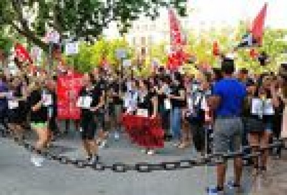 Los trabajadores de Teletech rechazan la indemnización ofrecida por la multinacional