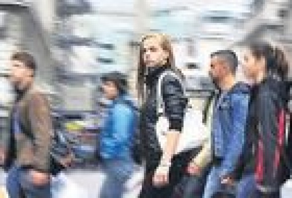 Jóvenes en el mercado laboral: más formados, más inseguros y menos exigentes