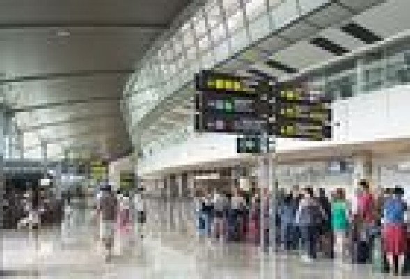 La nueva terminal T2 del aeropuerto de Manises entra en servicio sin inauguración ni fastos