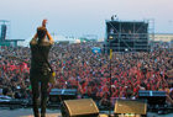 Arenal Sound: Two Door Cinema Club, The Ting Tings y Clap Your Hands, protagonistas del fin de semana