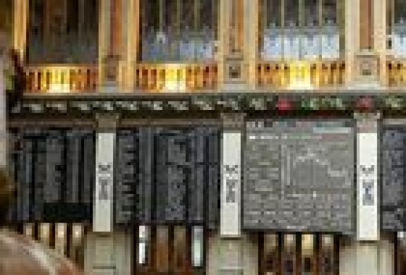 El Ibex se dispara un 5% y la prima cae hasta los 550 puntos