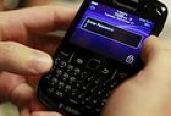 El 55% de españoles renunciaría a la TV o al coche antes que al 'smartphone'