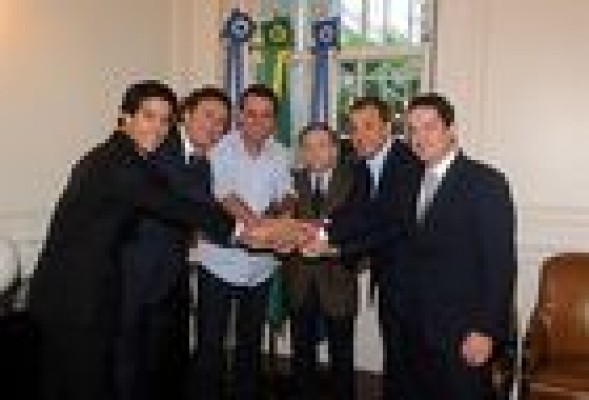 Enrique Bañuelos promueve el primer campeonato de Fórmula 1 de coches eléctricos
