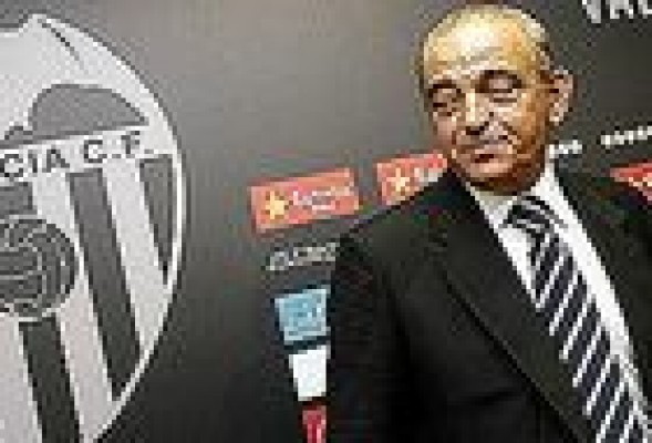 El Banco de Valencia rechaza la solicitud de reingreso de Társilo Piles a la plantilla de la entidad