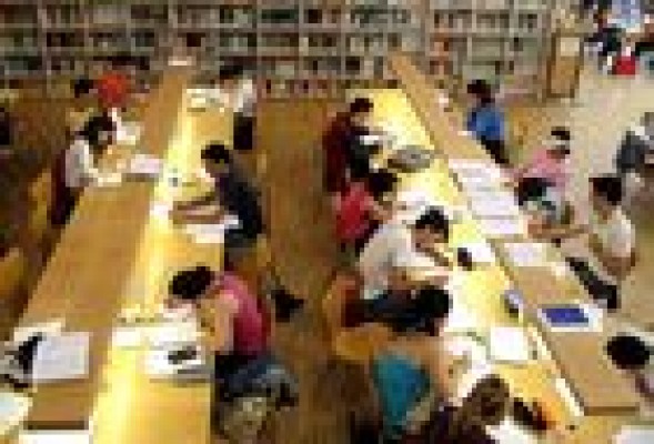 Los jóvenes universitarios pagarán de media un 35% más por el abono de Metrovalencia