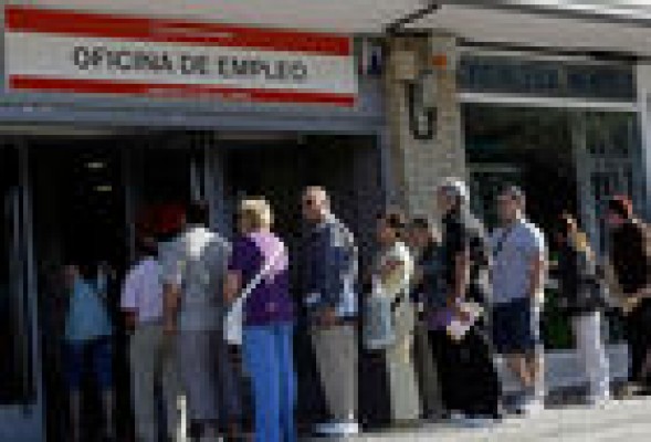 El Gobierno fija nuevos plazos a las CCAA para agilizar el cobro de los 400 euros
