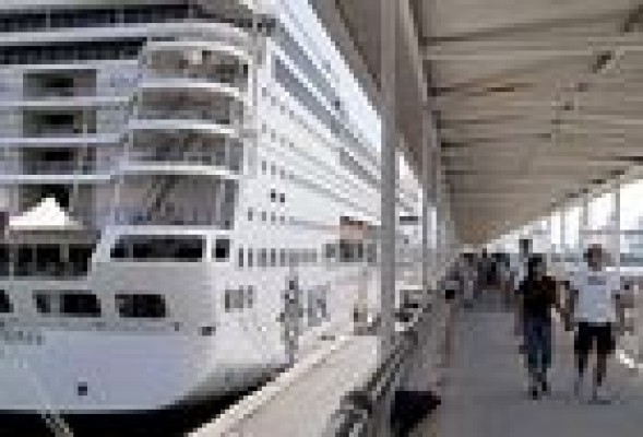 El Puerto de Valencia abre una nueva terminal de cruceros en la antigua Estación Marítima