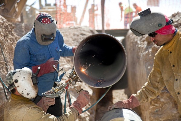 Redexis Gas conecta al gas natural el área industrial de la Foia de Castalla
