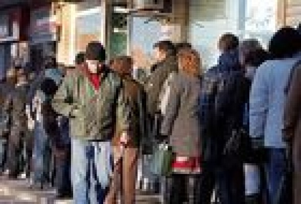 123 trabajadores pasan al otro lado del mostrador en el Servef