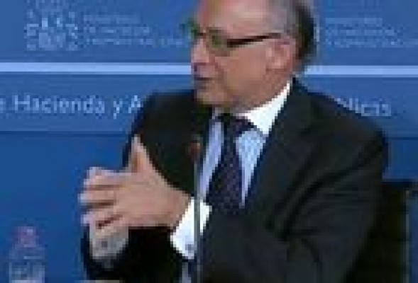 Las autonomías registran en junio un déficit del 0,77% del PIB, la mitad del objetivo del año