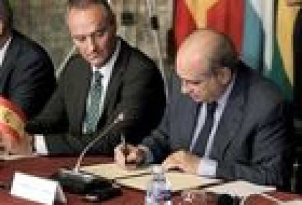 Los ministros iberoamericanos de Interior acuerdan potenciar la informática entre los policías