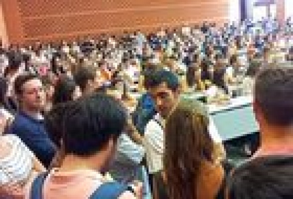 CAMPUS JOVE DENUNCIA LA MASIFICACIÓN EN LA UNIVERSIDAD