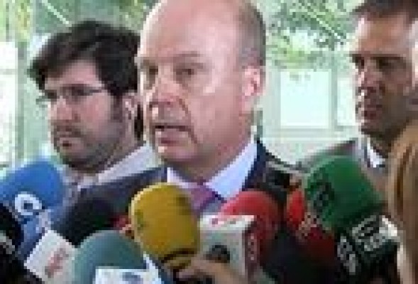 Buch dice que se pagará a los institutos tecnológicos con el FLA, que espera que llegue a finales de septiembre