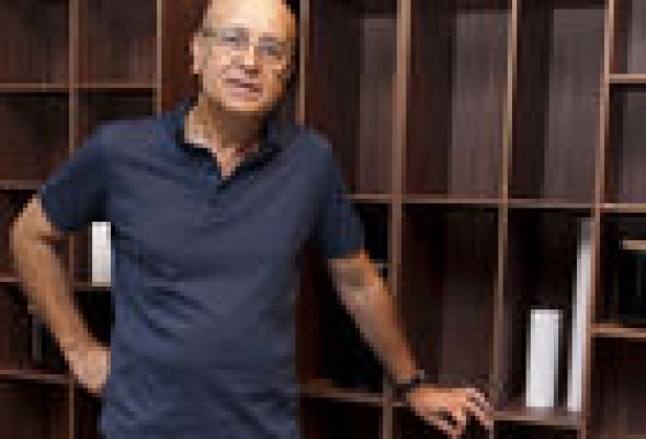 Vicent Martínez reinterpreta la mítica 'literatura' de Punt Mobles