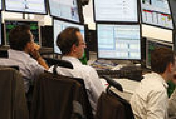 'Subidón' del Ibex (+2,6%), con la prima en los 418 puntos