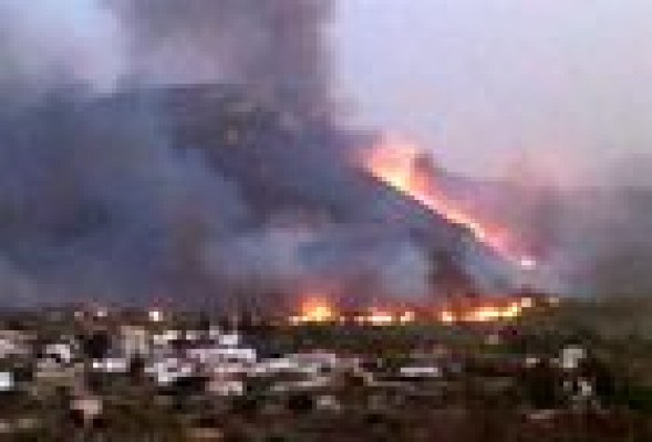 El incendio de Chulilla alcanza a seis términos municipales entre Sot de Chera y Llíria