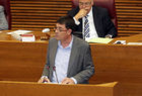 Fabra asume su fragilidad político-económica y limita la hoja de ruta a medidas de bajo coste