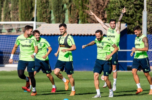 La plantilla del Levante empieza a preparar la visita al Real Madrid
