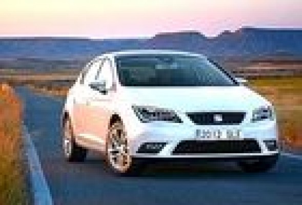 Seat León par el asfalto